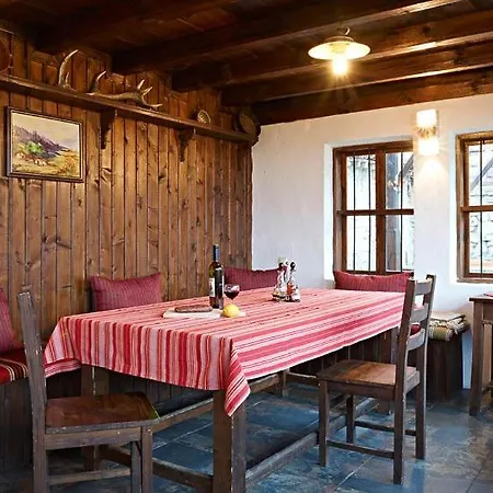 Πανσιόν The House With The Vine Zheravna